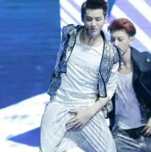 吴亦凡跳过!竟然连易烊千玺也跳过!外国的比伯小哥哥跳过!吴世勋跳过!