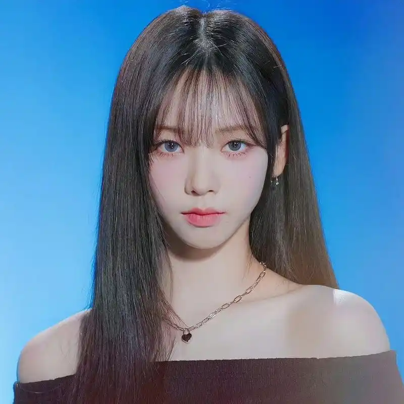 柳智敏彩底证件照#.#柳智敏证件照好美#     很伟大的一张脸