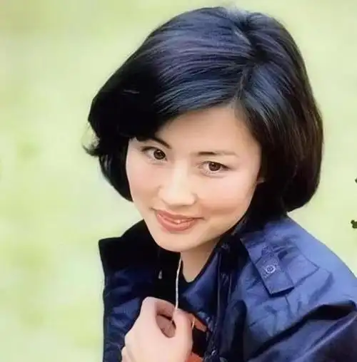 赵娜:一婚嫁演员祝延平,二嫁杜淳父亲杜志国,如今儿子与她相依