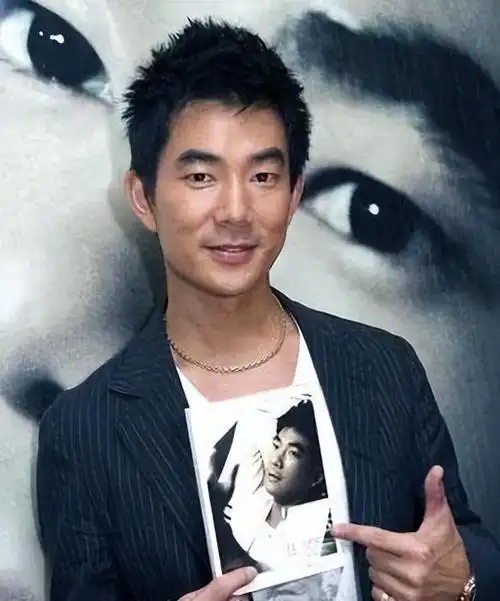 专辑卖出2600万张,王菲说自己没他红,任贤齐年轻时到底有多火?