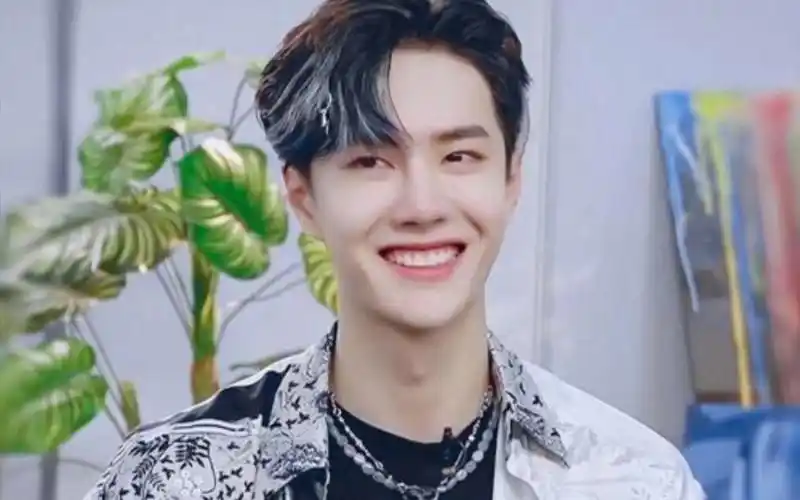 【王一博】这标准的括弧笑,爱了爱了_哔哩哔哩_bilibili