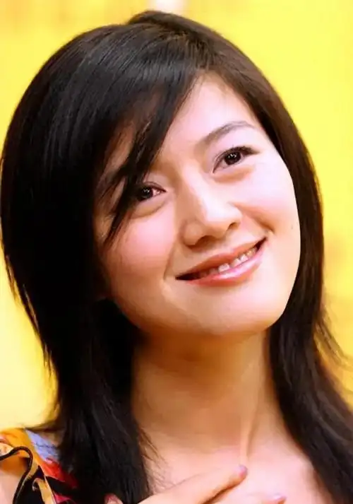 47岁的田海蓉:富豪丈夫在狱中病逝,如今她的生活状况如何了?