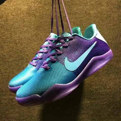 科比纪念款篮球鞋