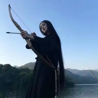 高清长发的女生头像黑色高冷古风图片