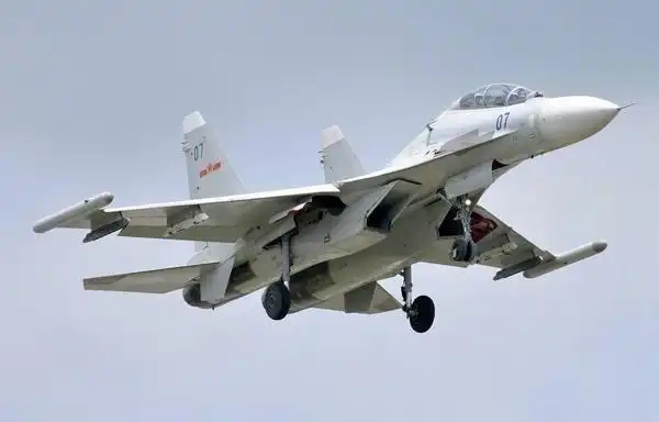 祖国空中的卫士介绍祖国"歼"系列战斗机.划破云层 直上九霄