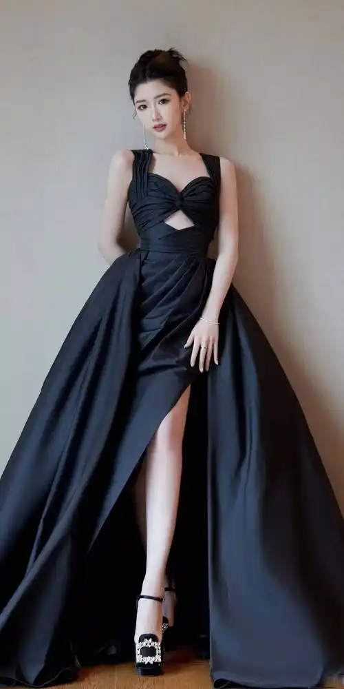 毛晓彤吊带开叉黑天鹅公主裙写真 676767_皮肤_造型_身材