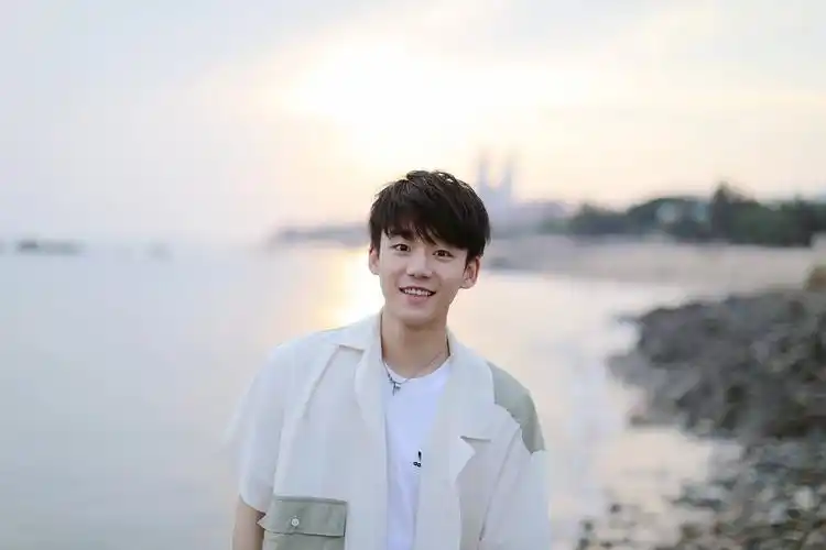 【谢兴阳】图楼,来看看犬系少年吧!