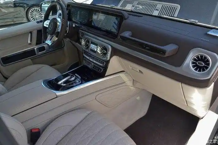 【图】奔驰大g的内饰简约时尚_奔驰amg论坛_汽车之家论坛