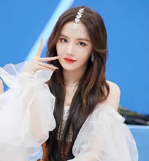 硬糖少女303成员近况赵粤将从snh48毕业刘些宁新剧刚杀青