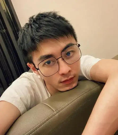 男生夏天剪"寸头"太普通?试试这4款潮流发型,帅气显魅力