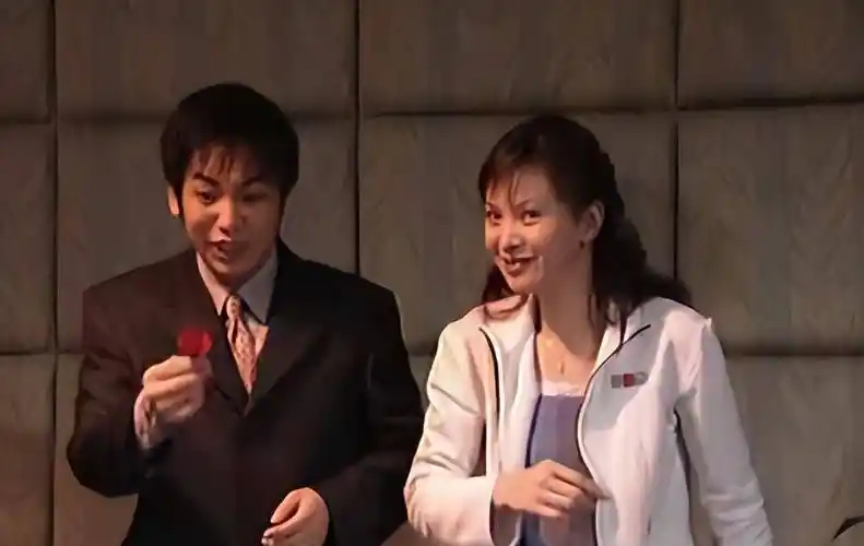 46岁广州演员徐若琪,戏中与戴安娜离婚6年,戏外与高宇恩爱30年_康祈祖