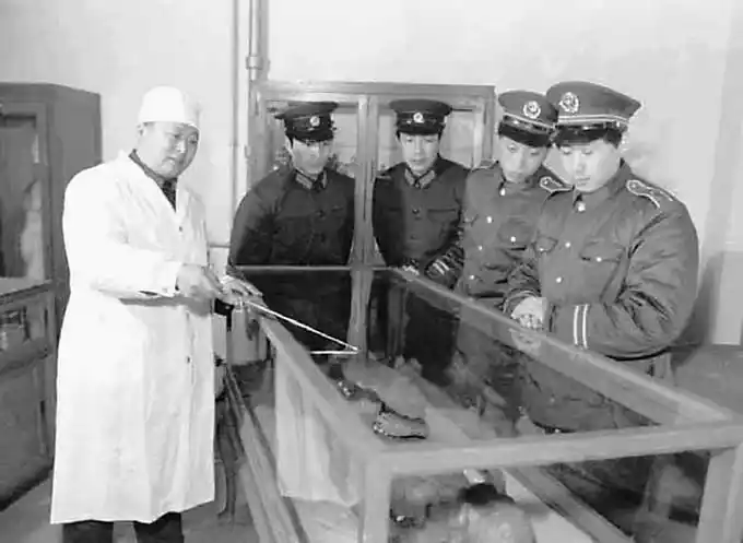 中国首位博士警察讲述法医之道 其经手的两件惊天大案背后有玄机