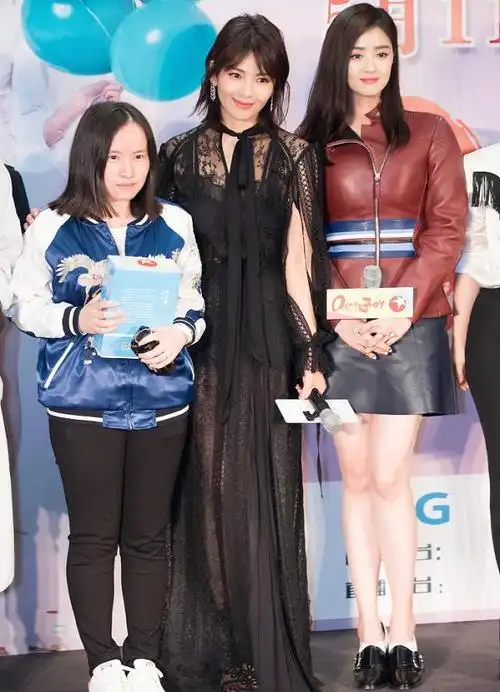 看98斤刘涛和110斤蒋欣合影彻底没体重焦虑身材比气质更重要