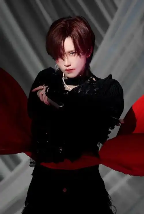 陆柯燃屋顶着火舞台