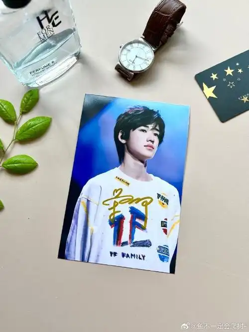 宋亚轩#签名照超话宋亚轩签名照上新了～时代少年团 宋亚轩  签名照