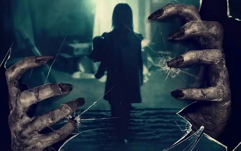 电影解说《小心身后》最新恐怖惊悚片,藏于镜子里的恶魔,啊