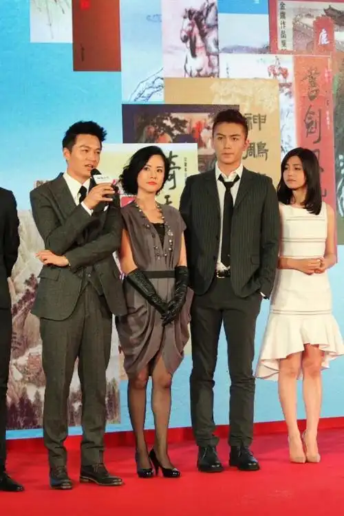 陈晓童瑶新剧《小日子》路透,网友质疑陈晓身高,不到180厘米?