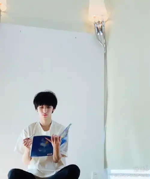 严浩翔为什么叫展逸文,严好香,展小啦,财阀?答案来了