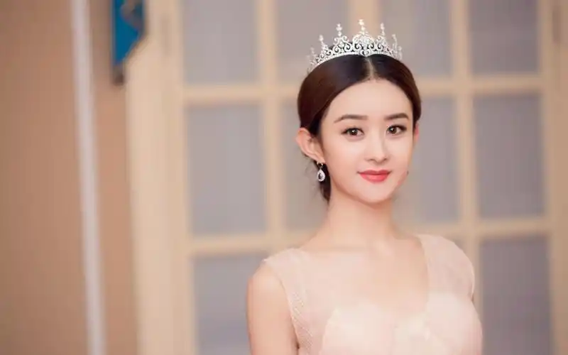 女星"赵丽颖"在农村长大中专毕业,她却用10年时间逆袭了人生