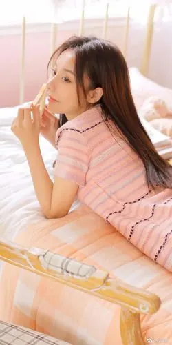 美女壁纸|网上超火的小姐姐壁纸|特别好看的女生壁纸|最流行美女锁屏