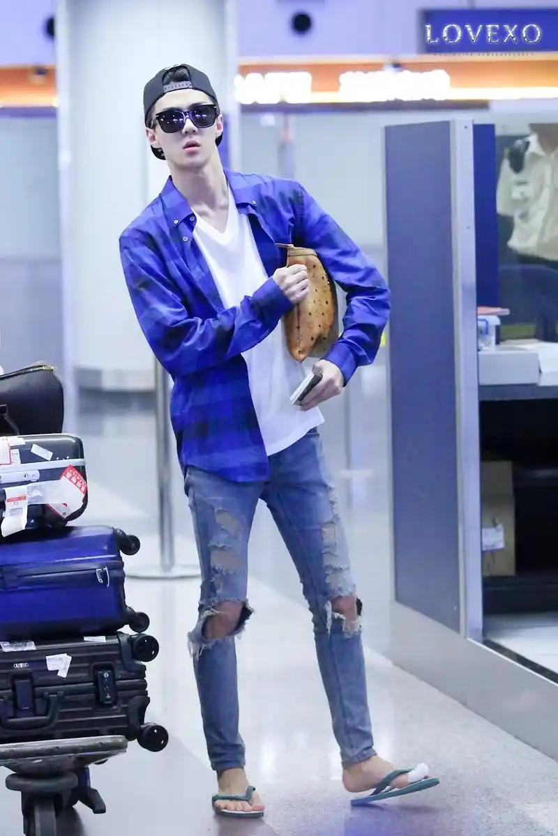 吴世勋机场 私服 sehun