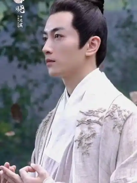《云襄传》造型,陈晓能不能把头套焊在头上,古装扮相和仪态真的好绝