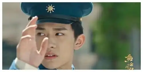 tfboys军装造型王源安全感十足王俊凯养眼易烊千玺a爆了