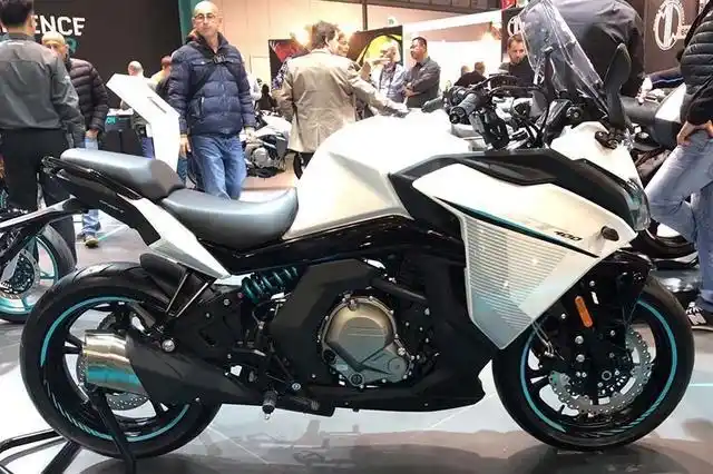 具有层次感的大灯设计为gt系列增色不少,led示宽灯与远近光上下分体的