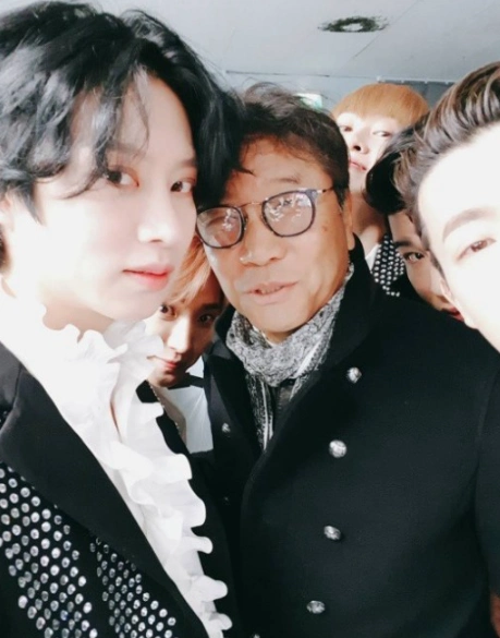 原创 朴振英再证明:李秀满的确是"颜狗"!