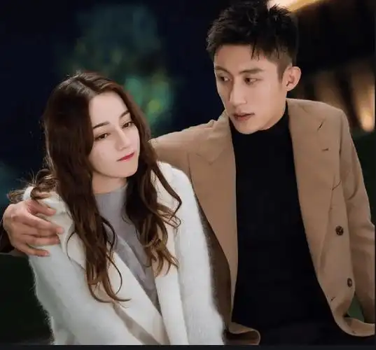 迪丽热巴新剧开机晒美照,嘟嘴卖萌甜如少女,和黄景瑜再传绯闻_造型