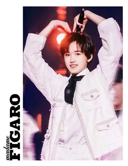 超话丁程鑫超话宋亚轩超话刘耀文超话的比心造型你收到谁的爱心了呢?