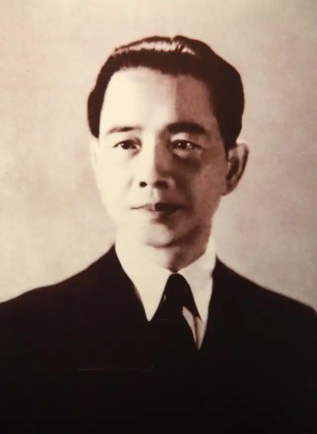 汪精卫年轻时相貌英俊,被誉为民国四大美男之一.