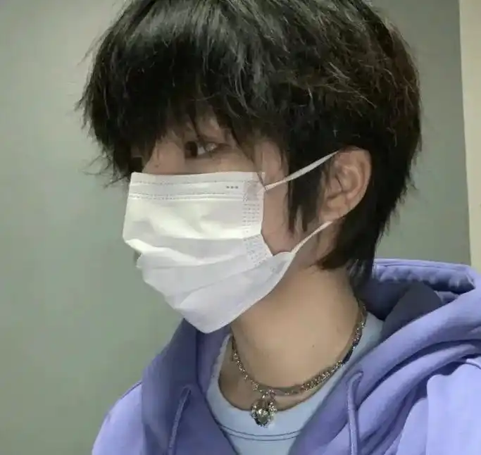 嘎嘎帅的男生头像.就在这一年 我爱上了钱和自由 往年都在爱人 - 抖音