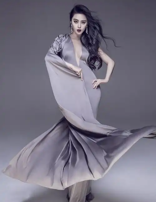 范冰冰深v秀半球纤腰丰臀魅力十足