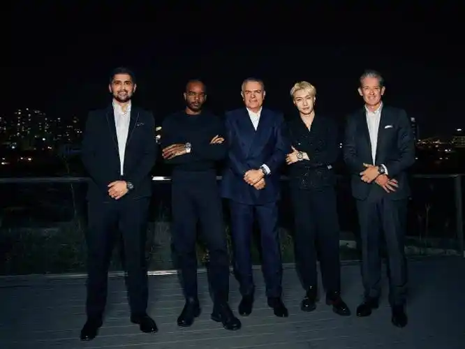 张艺兴超话231021 宇舶ceo更新合照两则60宇舶表品牌大使张艺兴出席