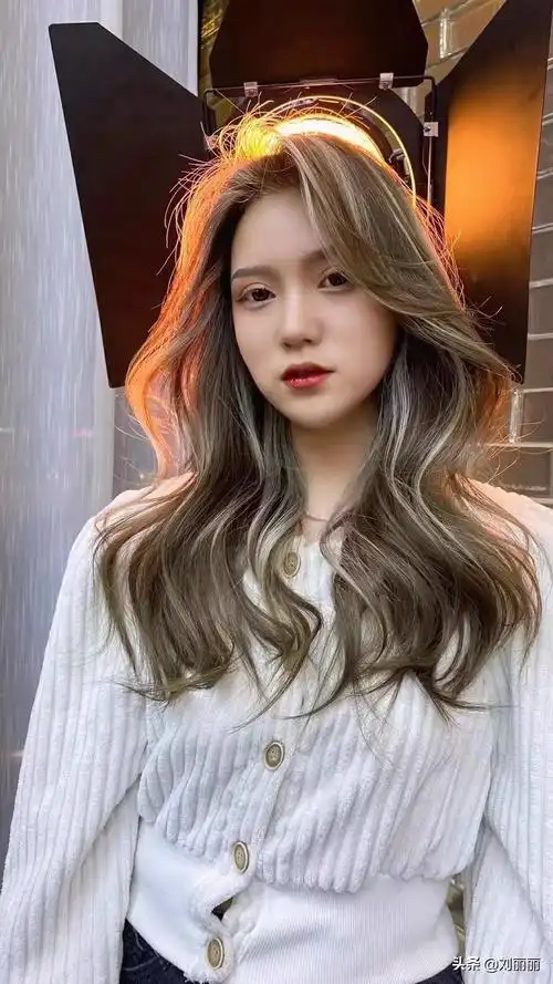 今年流行什么发型女图片(羊毛卷已过时) - 赤虎壹号