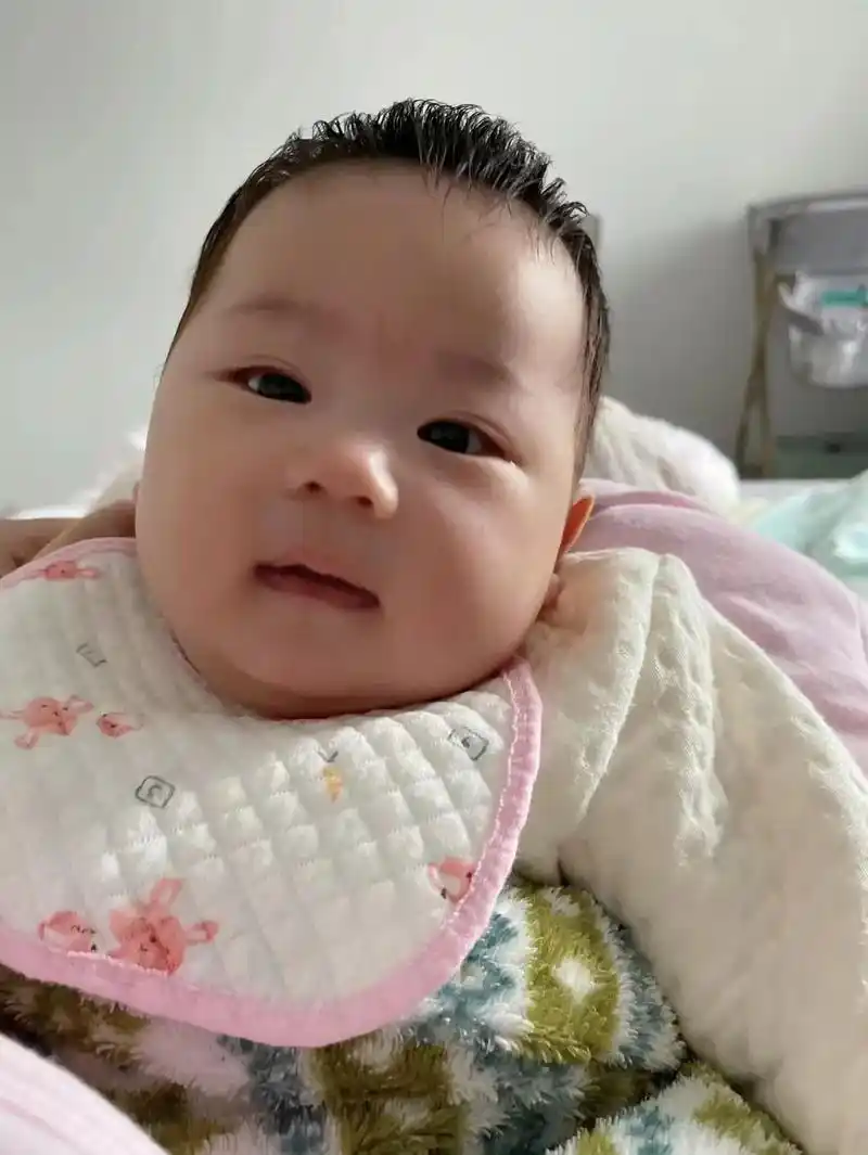 我可爱的小孙女已出生79天了,愿我的小宝宝永远平安喜乐 ,健 - 抖音