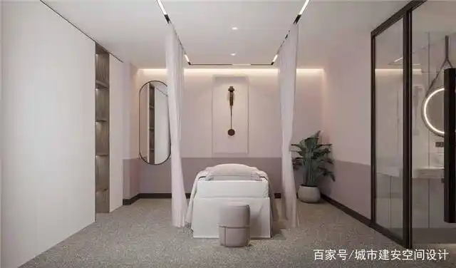 因为来做美容的很多都是三四十岁的女性,她们自身就带有特殊的东方