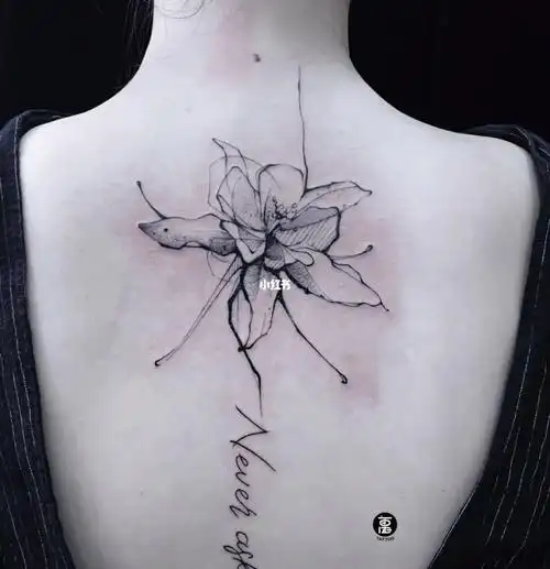 脊椎的花美美哒脊椎纹身温州纹身
