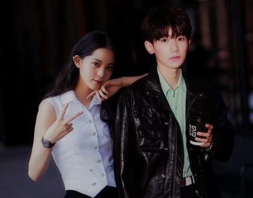 有种友情是王源欧阳娜娜,你的上衣和我的裤子是情侣款,羡慕哭了