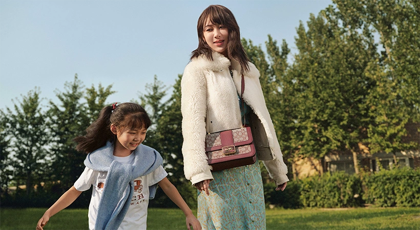 无国界网络杨紫成coach蔻驰女士产品系列代言人