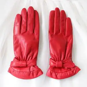 红色皮手套女
