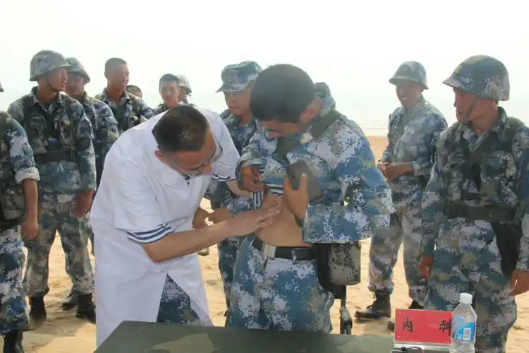 队赴某地海训场开展巡诊活动 写美篇   为落实"为部队服务"相关工作