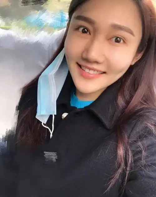 央视《诗词大会》主持人龙洋惊艳写真集_网易订阅