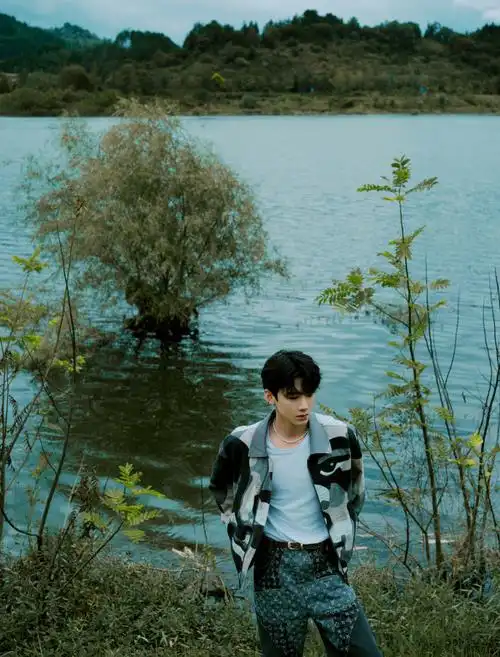 白敬亭现在就出发#bjt#白敬亭南来北往#白敬亭综艺|白敬亭壁纸晚上好