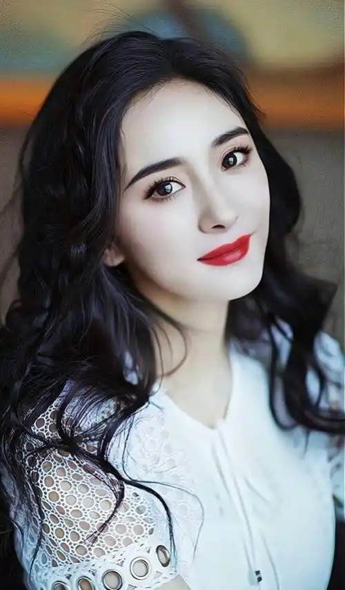 【杨幂简介】杨幂(生日:1986年9月12日)出生于北京市,现为女演员,歌手