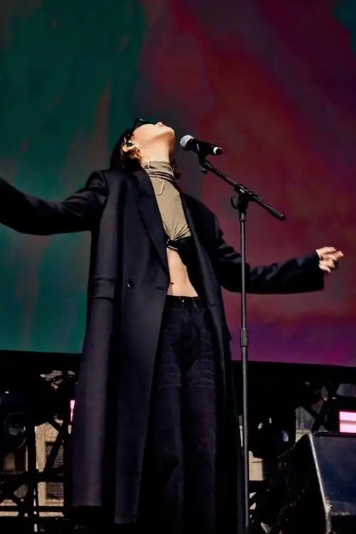 镇江泡泡岛音乐节##张婉清音乐节露腰拽姐造型好酷