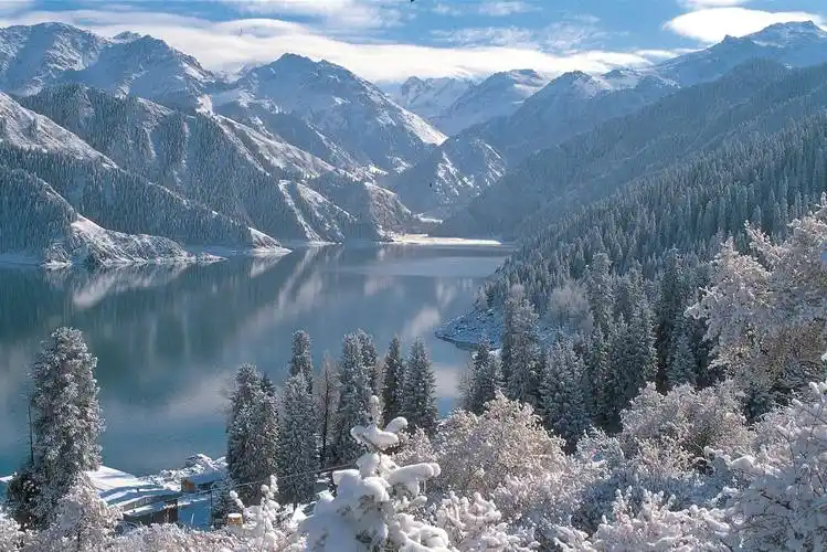 新疆天山天池风景区
