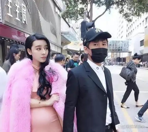 花800万整成范冰冰,嫁给主刀医生生下一子,却发现丈夫还有男友