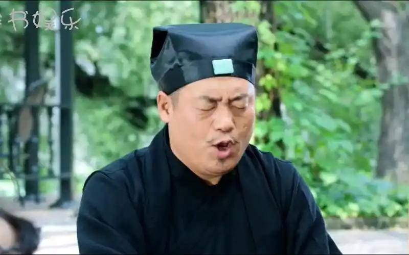 活动  宋晓峰假扮算命先生搞笑帮美女算命